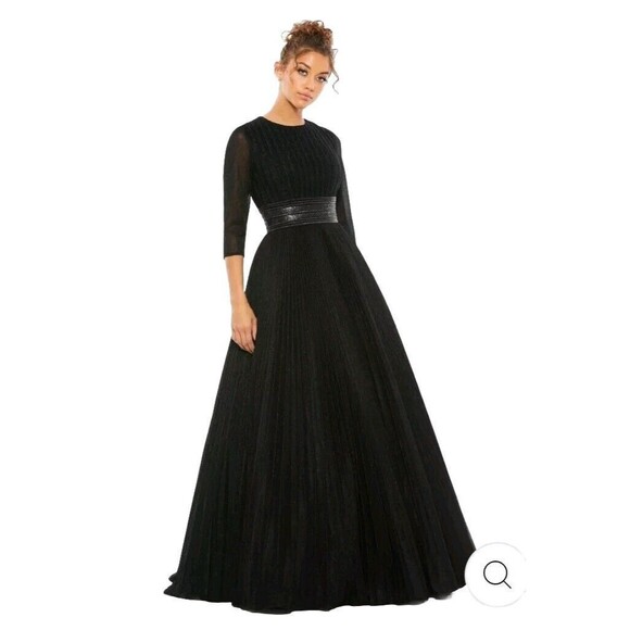 New MAC DUGGAL 30700 Black Simmering Pleated A-Line 3/4 Sleeve Gown  (4) $498 - Picture 3 of 13
